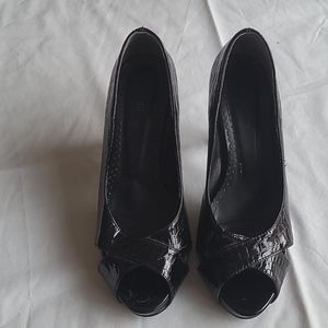 🌞 2 for $24 🌞 Size 7.5 Shun Chuang high heels